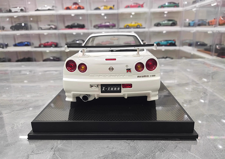 MH Nissan GTR Nissan R34 Customized Limited Edition 1:12 Simulated Resin Car Model