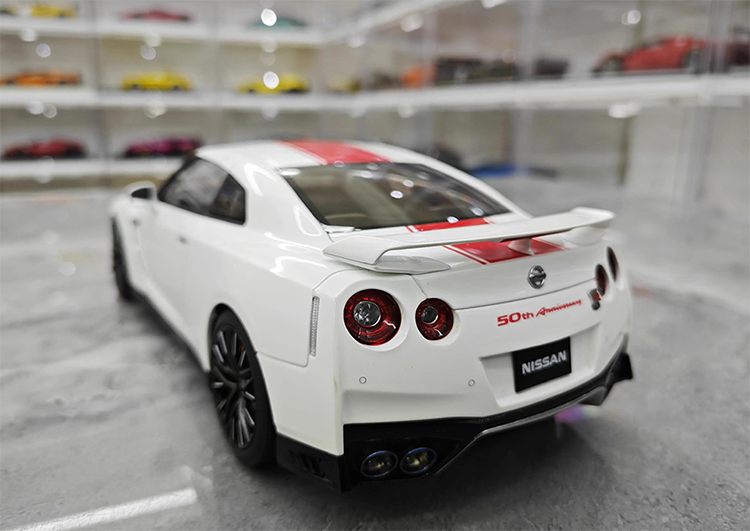 MH 1 18 Nissan GTR R35 Nissan 50th Anniversary Edition Simulation Alloy Car Model  Premium Collectible / Gifts