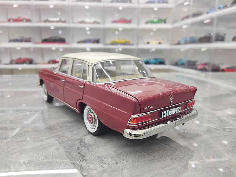 NOREV 1:18 Retro 1966 Mercedes Benz 200 Simulation Alloy Metal Car Model Retro Collection