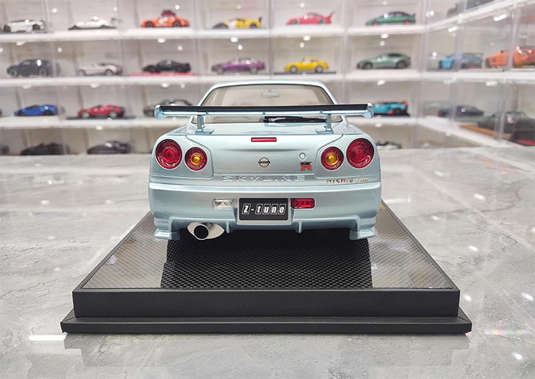 MH Nissan GTR Nissan R34 Customized Limited Edition 1:12 Simulated Resin Car Model