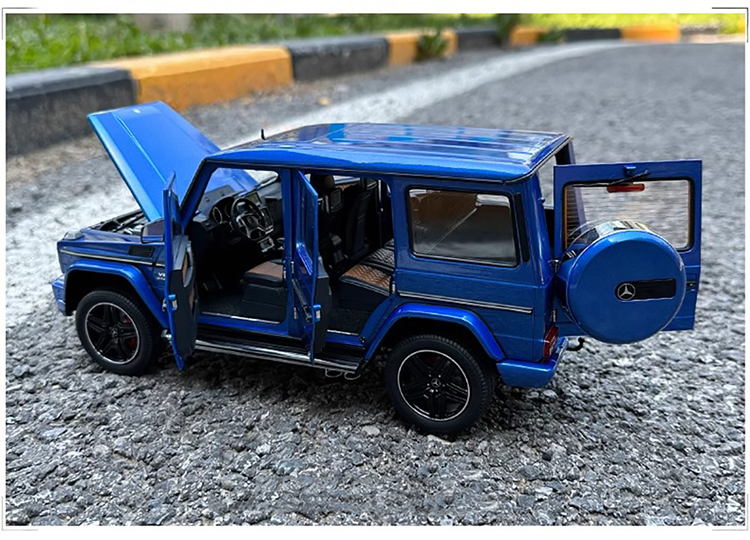 AUTOART 1/18 Mercedes-Benz G63 AMG G63 2017 Car Model