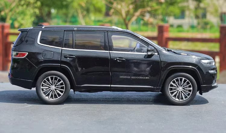 1: 18 brand new Jeep Grand Commander Jeep alloy simulation car model