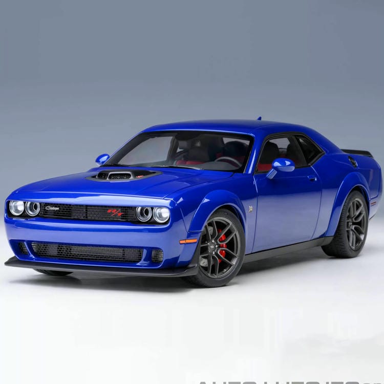 Autoart 1:18 Dodge Challenger R/T SCAT PACK WIDEBBODY 2022 Car Model