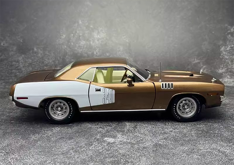 ACME 1:18 1971 Plymouth Cuda Muscle Car Alloy Simulation Car Model Brown top Premium Collectibles / Souvenirs / Gifts