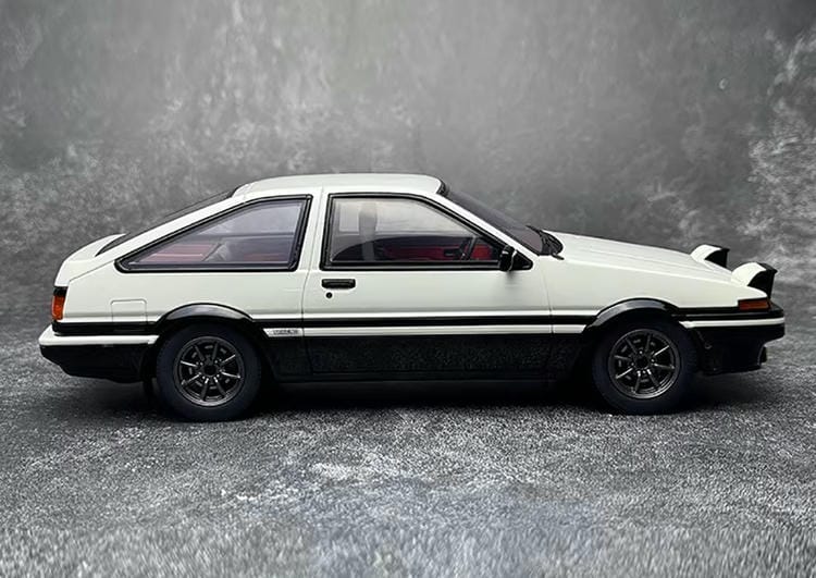 1/ 18 OTTO Toyota TOYOTA AE86 1985 Jumping Light Edition OT444B Car Model