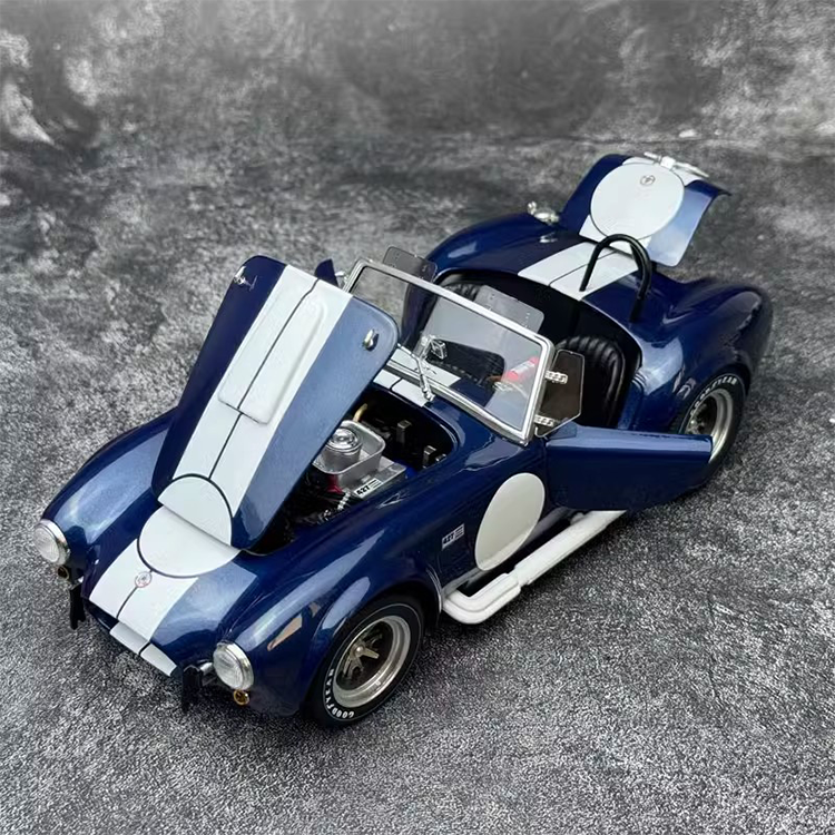 Kyosho 1:18 Shelby Cobra Shelby Cobra 427 S/C alloy car model car model