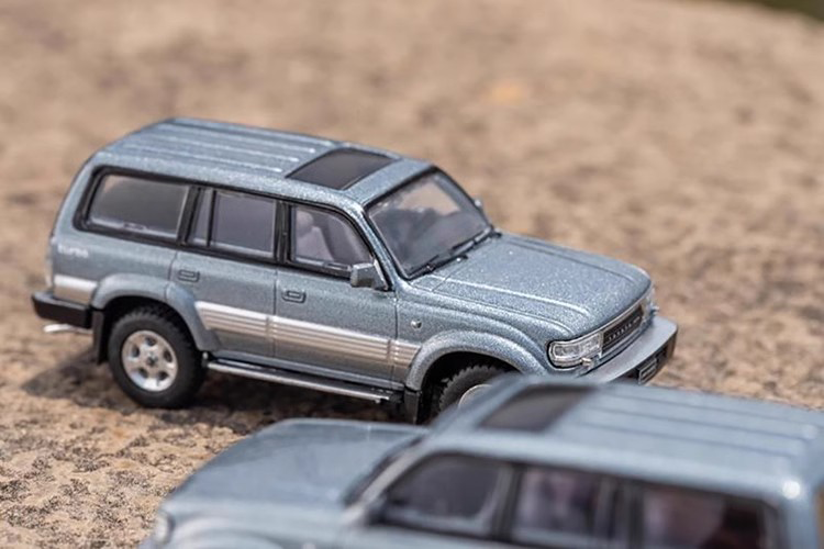 GCD 1:64 Toyota Land Cruiser LC80 SUV alloy car model