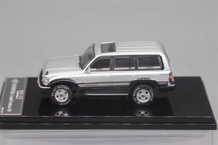 GCD 1:64 Toyota Land Cruiser LC80 SUV alloy car model