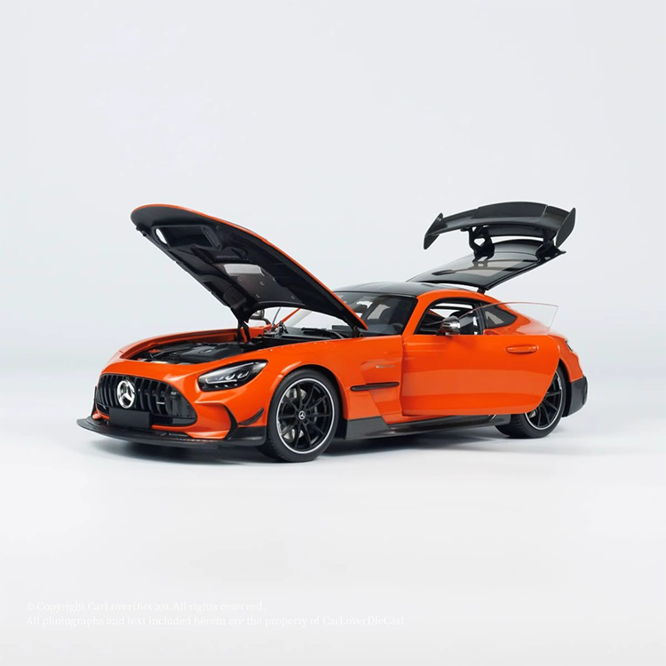 Minichamps 1:18 Mercedes AMG GT BLACK SERIES Starburst Alloy Car Model Simulation