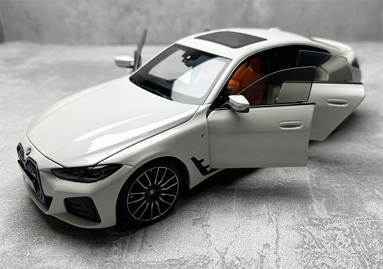 Minichamps 1:18 i4 M50 2022 alloy simulation 4 series three car model BMW i4