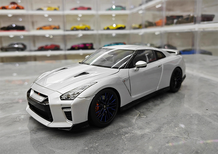 MH 1 18 Nissan GTR R35 Nissan 50th Anniversary Edition Simulation Alloy Car Model  Premium Collectible / Gifts