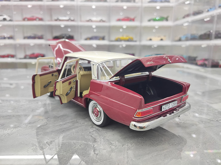 NOREV 1:18 Retro 1966 Mercedes Benz 200 Simulation Alloy Metal Car Model Retro Collection