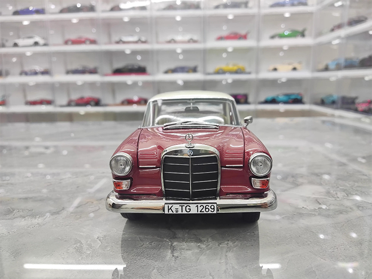 NOREV 1:18 Retro 1966 Mercedes Benz 200 Simulation Alloy Metal Car Model Retro Collection