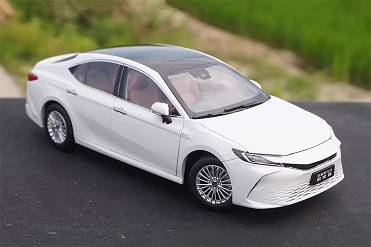 TOYOTA CAMRY 2024 9th Generation 1:18 Alloy Car Model