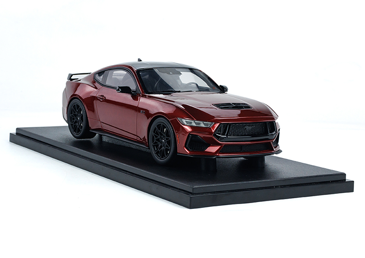 GT Spirit 1:18 Ford Mustang GT 2024 Resin Car Model GT433