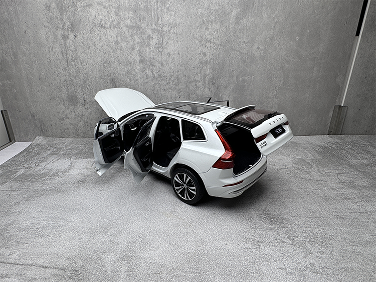 Original car model 2022 new Volvo XC60 1:18 alloy simulation car model collection gift