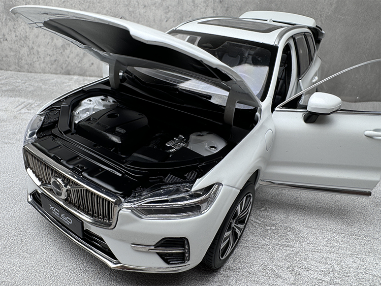 Original car model 2022 new Volvo XC60 1:18 alloy simulation car model collection gift