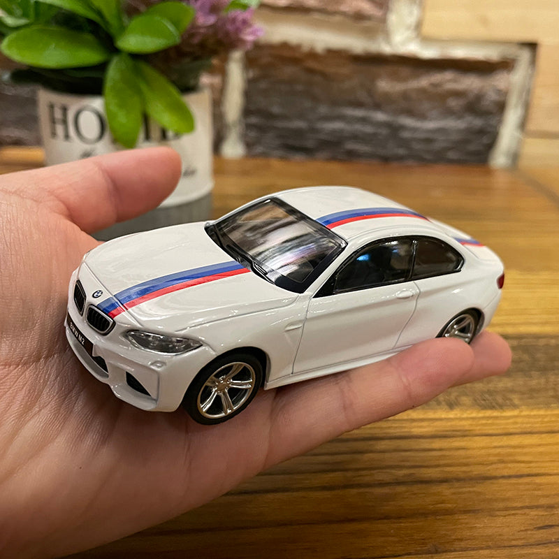 Original BMW M2 BMW M4 BMW M6  1:43 alloy simulation boomerang car model collection