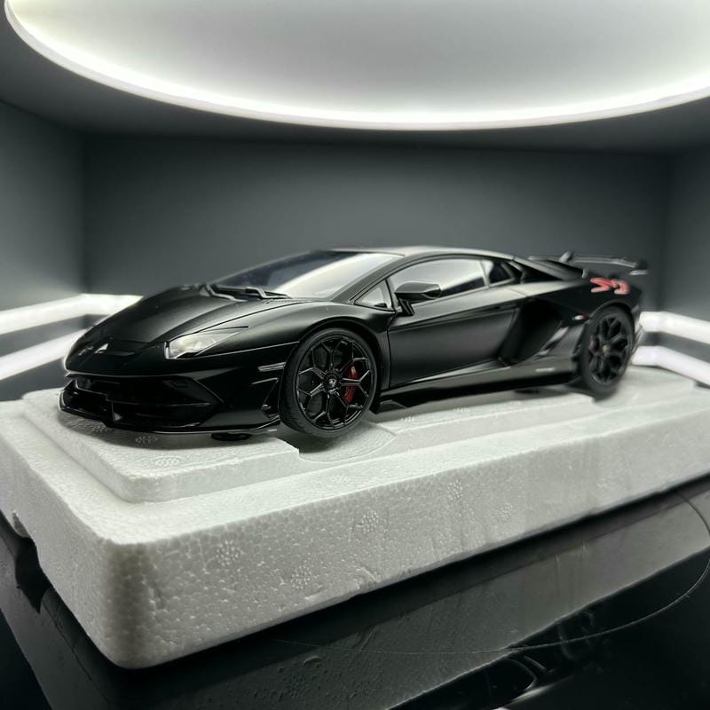 【 Autoart 】 AA 1/18 Lamborghini Aventado SVJ ABS Car Collection Model