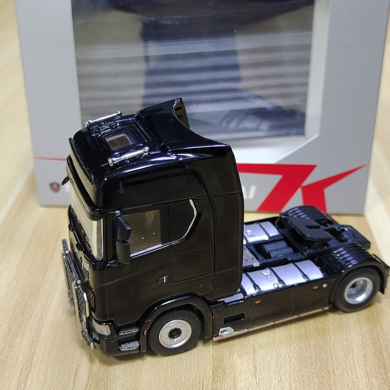 Kengfai 1:64 Flying Wing Enclosed Double Decker Scania S730 Transporter Alloy Car Models