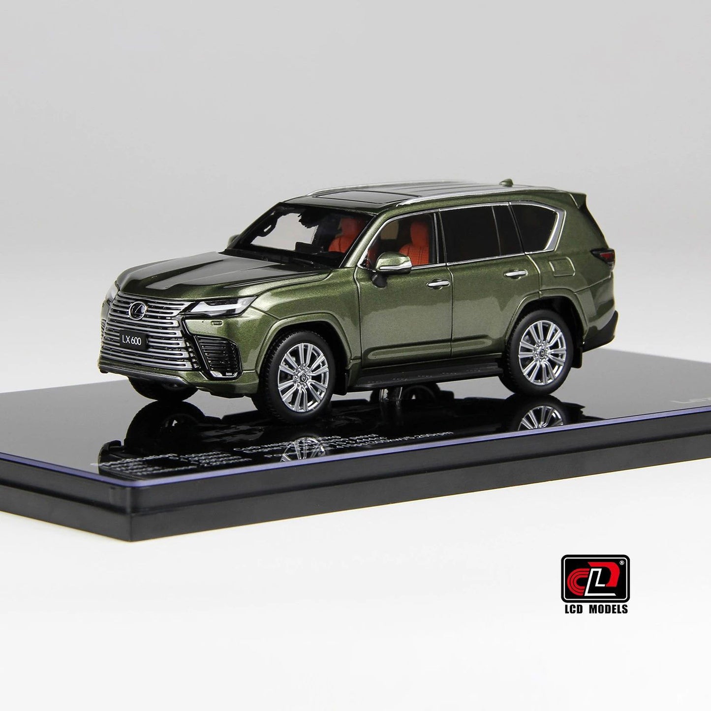 LCD 1:43 Lexus LX600 Lexus Replica Alloy Car Model Gift Set