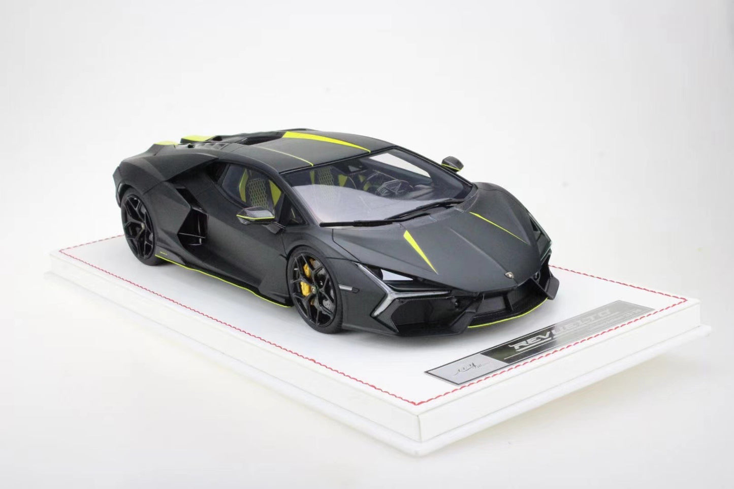 IVY 1/18 Lamborghini Revuelto Resin Car Model Collection