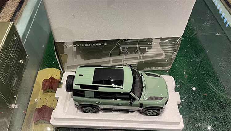 Almost real Defender 90 2023 110th Anniversary Edition 1:18 Car Model