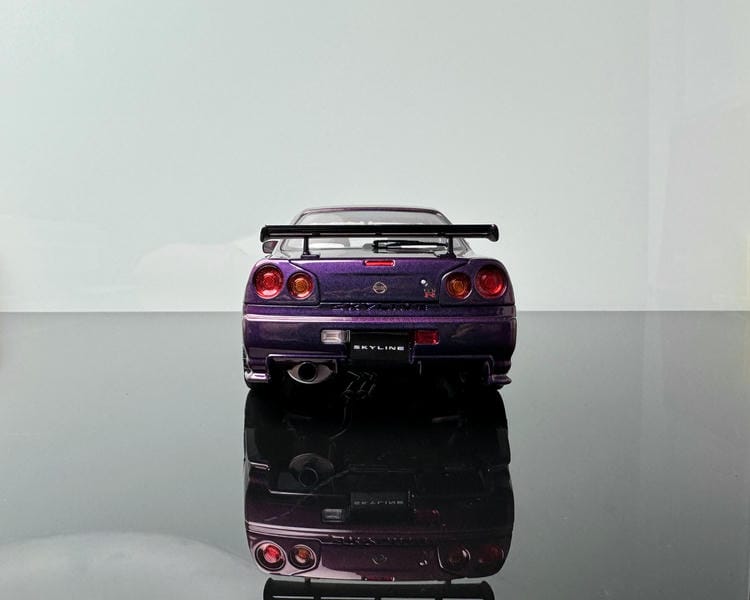 1/18 MOTORHELIX Nissan Skyline GT-R R34 Alloy Model