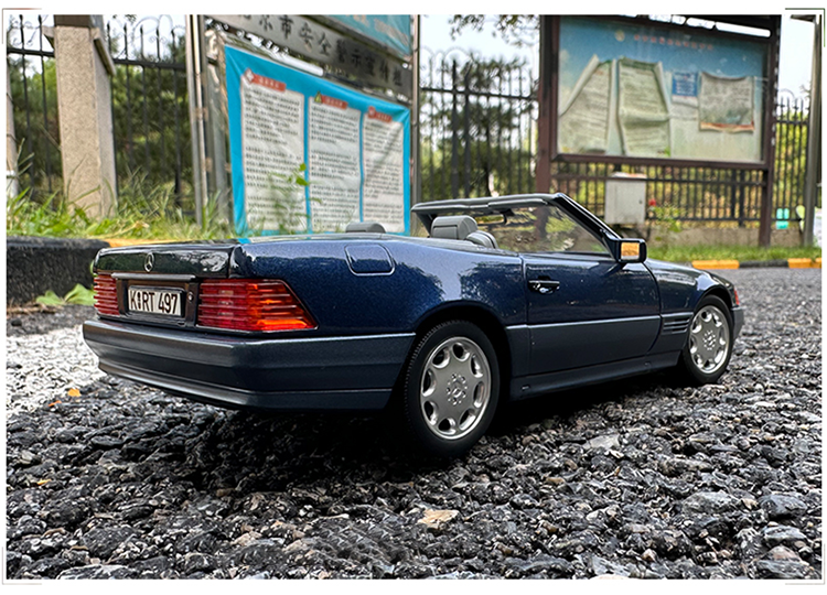 1989 vintage convertible 1:18 Mercedes Benz SL500 dark blue