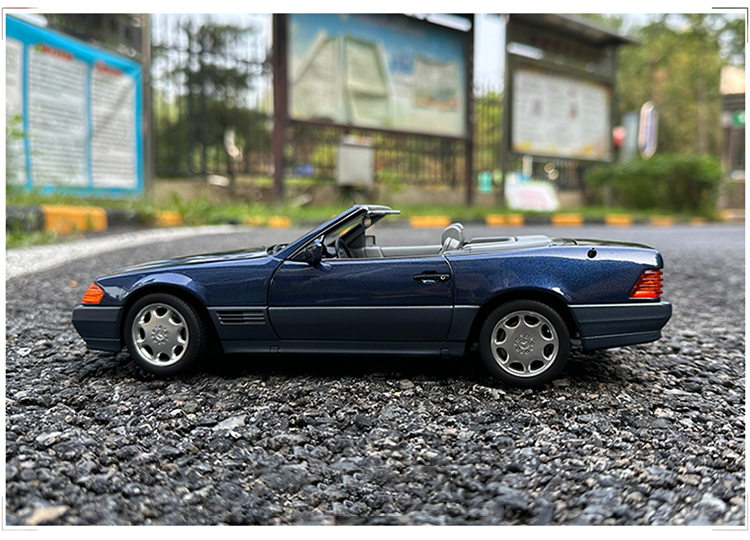 1989 vintage convertible 1:18 Mercedes Benz SL500 dark blue