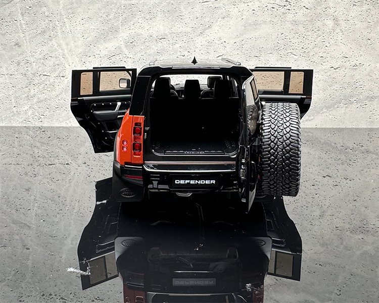 AR 1:18 New Land Rover Defender 110 Kit Edition 2020 Diecast Car Model Orange & Black Commemorative Edition