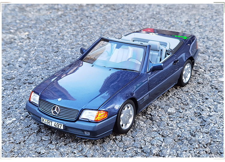 1989 vintage convertible 1:18 Mercedes Benz SL500 dark blue