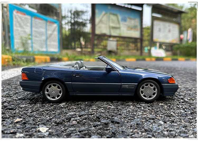 1989 vintage convertible 1:18 Mercedes Benz SL500 dark blue