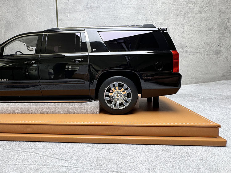 Chevrolet Suburban Black 2015 GOC&Vehicle Ar Co branded Resin Car Model 1:18