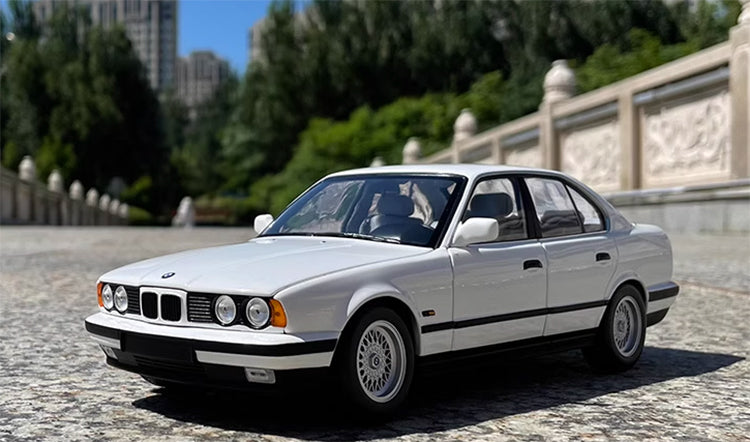 1: 18 Minichamps BMW 535i (E34) 1988 Alloy Car Model 5 Series