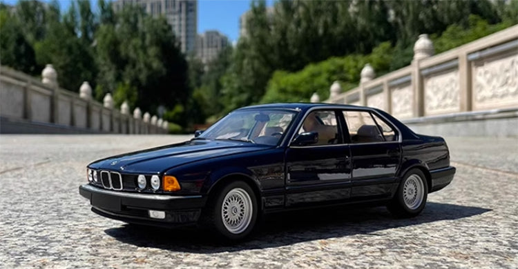 1: 18 MINICHAMPS BMW730I (E32) 1986 Alloy Automotive Model 7 Series