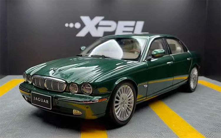 ALMOST REAL AR 1:18 Jaguar XJ6 Jaguar X350 alloy car model