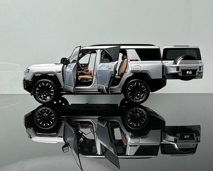 Original BYD Formula Leopard 8 car model BYD Leopard 8 SUV 1:18 off-road vehicle alloy car model collection