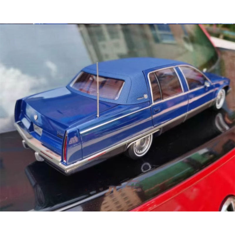 XiaoGuang alloy fully open 1:18 Cadillac Wood car model