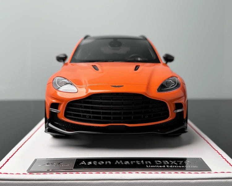 IVY AstonMartin DBX 707 Limited Edition Simulated Resin Car Model 1 18