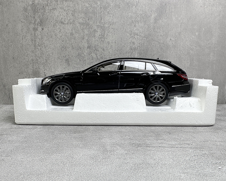 NOREV1:18 Mercedes-Benz CLS hunting version BRAKE alloy simulation car model classic sentiment