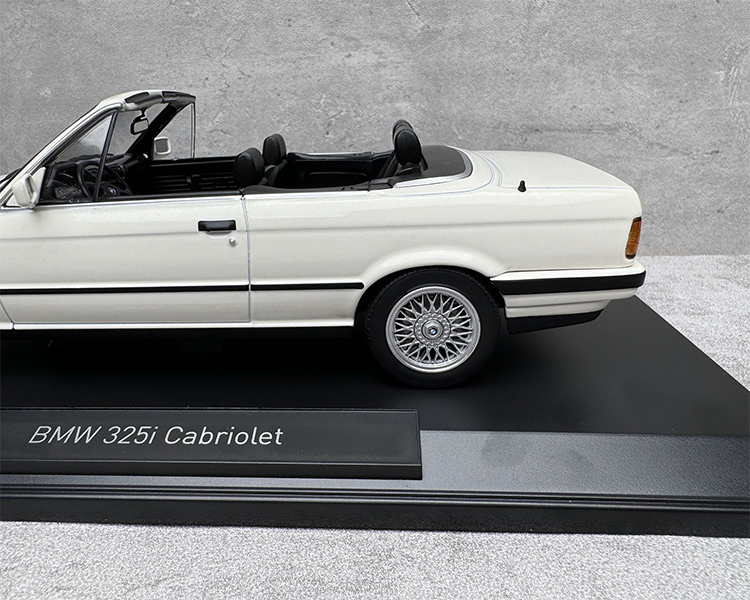 NOREV 1:18 BMW 325i Cabriolet 1991 White Car Model