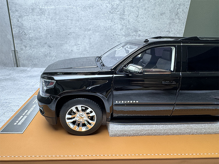 Chevrolet Suburban Black 2015 GOC&Vehicle Ar Co branded Resin Car Model 1:18