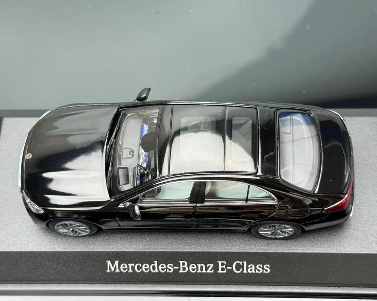 iScale 1/43 For Mercedes-Benz E450 E-Klasse W214 Mercedes Alloy Car Model