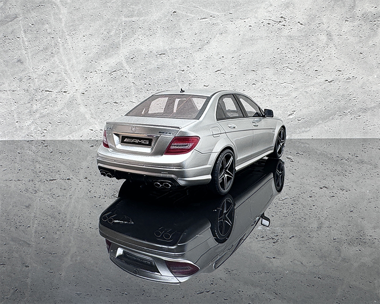 GT Spirit 1:18 Mercedes Benz BENZ C63 AMG Four door Resin Car Model Limited Collection