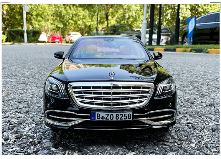 Mercedes Benz S650 Maybach S-Class Luxury Sedan 2019 Black 1:18 Alloy Model