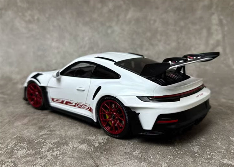 Minichamps Porsche 911 992GT3 RS 2022 1:18 Collection of simulated alloy car models