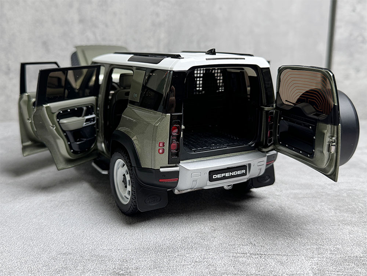 Almost Real 1:18 New Land Rover Defender 110 90 Kit 2020 Alloy Car Model Premium Collectibles, Souvenirs, Gifts