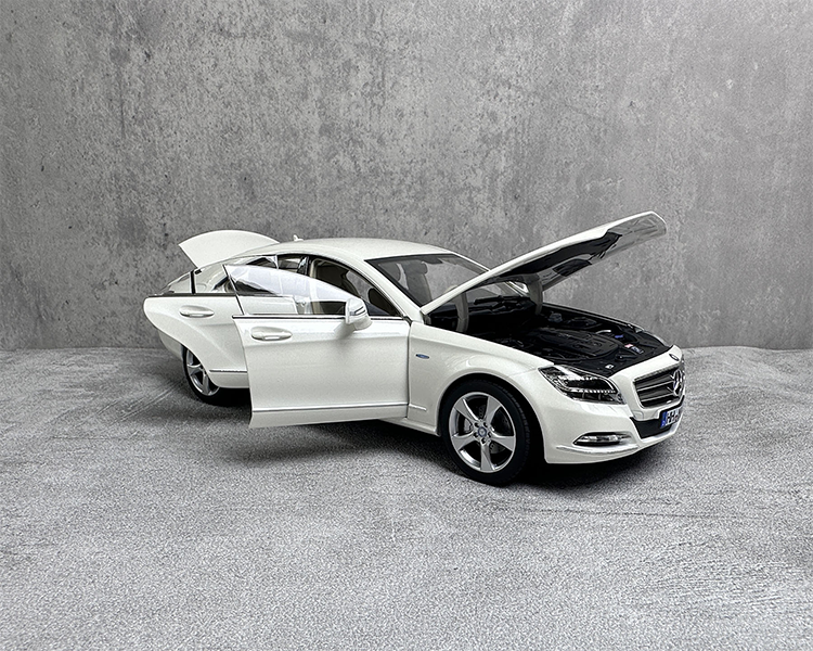 NOREV1:18 Mercedes-Benz CLS hunting version BRAKE alloy simulation car model classic sentiment