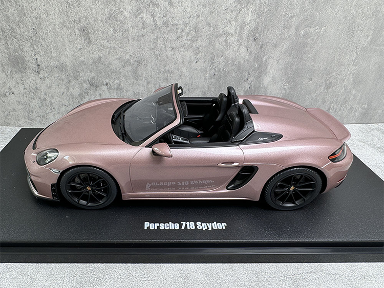 GT Spirit Porsche 718 SPYDER PORCHE Limited Edition Simulation Car Model Ice Plum Powder 1:18 Collection